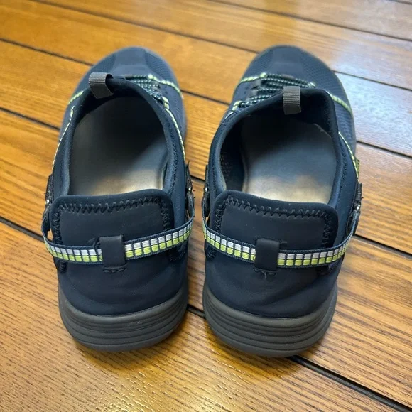 Black and Green JSPORT Sneakers - Picture 5 of 6